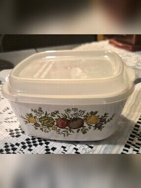 Vintage Corning Ware "Spice of Life casserole dish, model P-43-B, 2.75 Cups